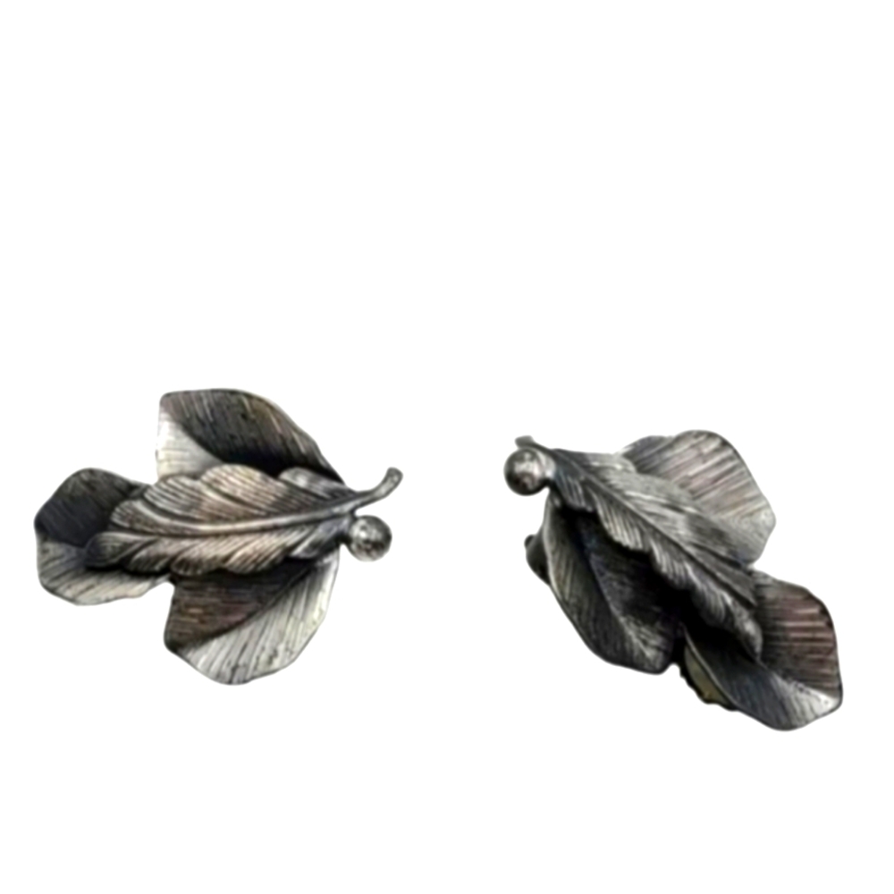 Botticelli Vintage 60s Blackened Silver Rare Leaf Clip On Earrings - Picture 4 of 12